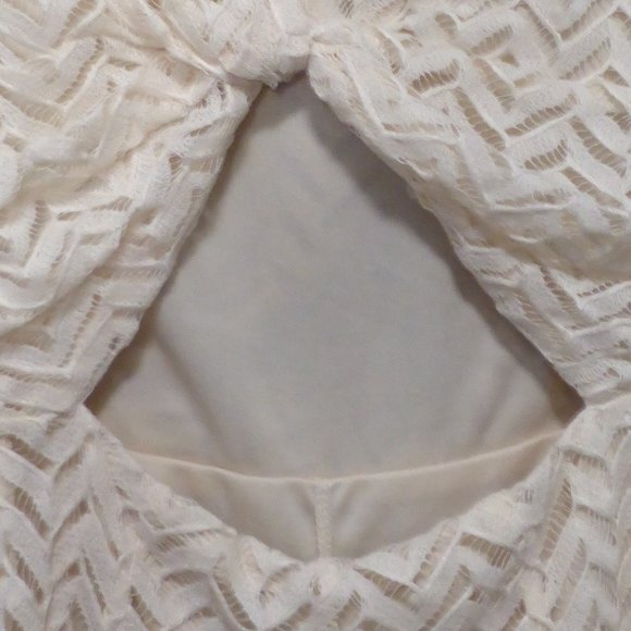 ARK & CO.  small, cream, long sleeve short dress - Picture 3 of 8